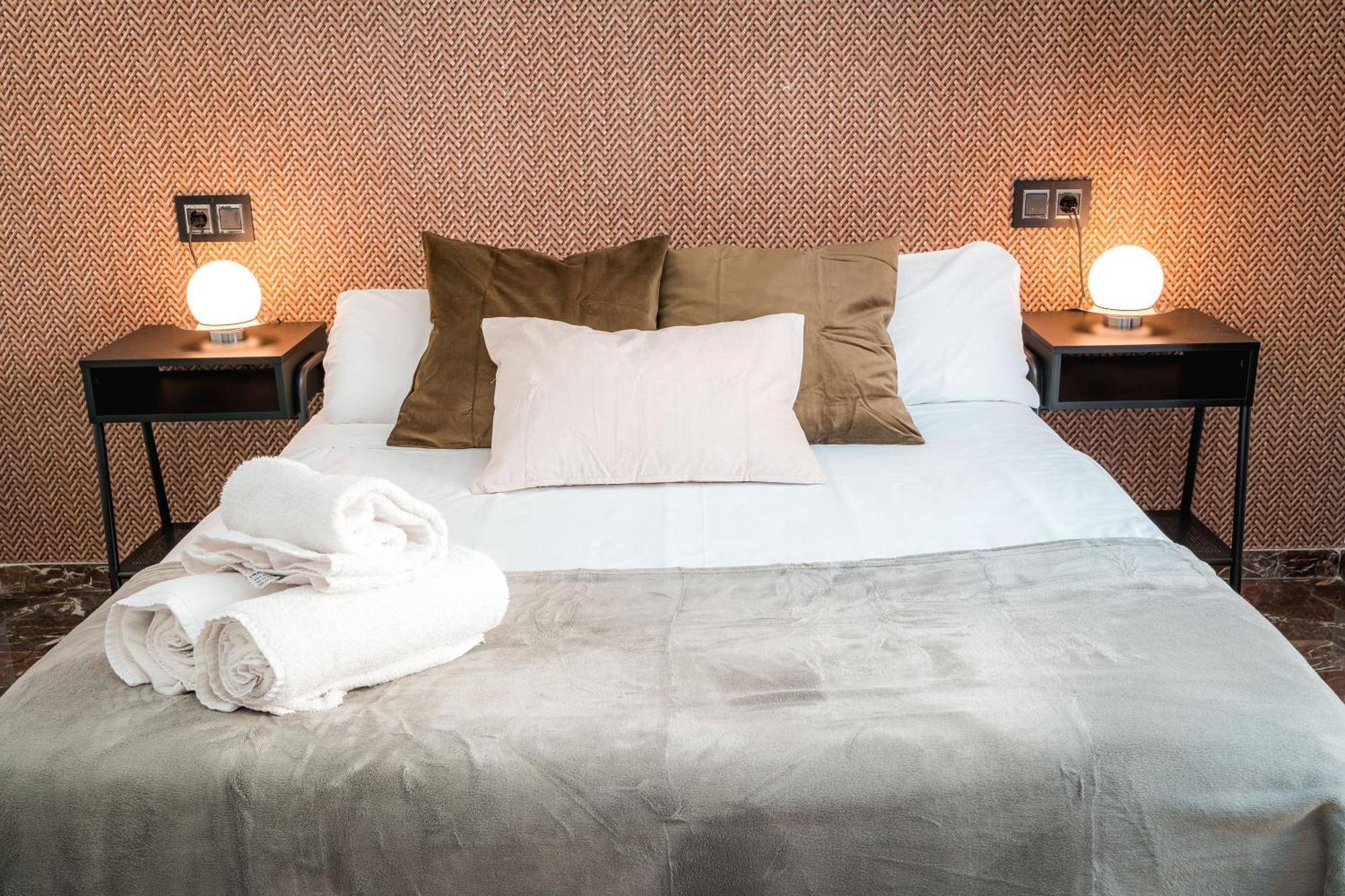 Qh Ayuntamiento Apartment Гранада Екстериор снимка